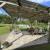 pavé en travertin bord de mer 12x12x5 pour une terrasse de piscine