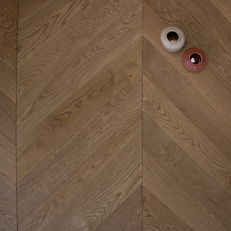 parquet point de Hongrie contrecollé en chêne teinte ambrée