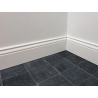 Plinthe moulurée en Pin massif blanche – 12x120x2200 mm