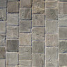 pavé gris posé au sol