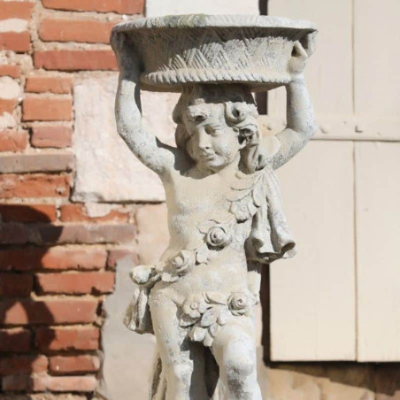 Putto au panier