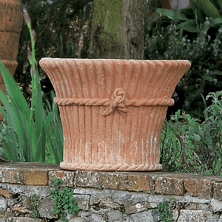 Vase avec nœuds