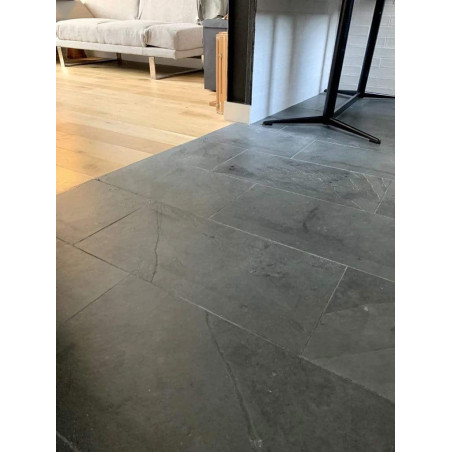 Échantillon de carrelage en ardoise noire 