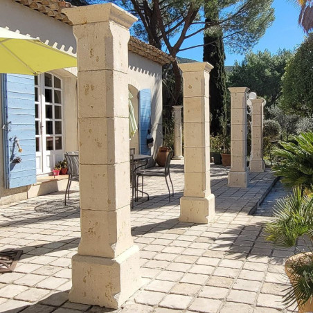 Pilier bouchardé ton pierre