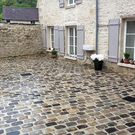 Échantillon de pavé en grès de récupération