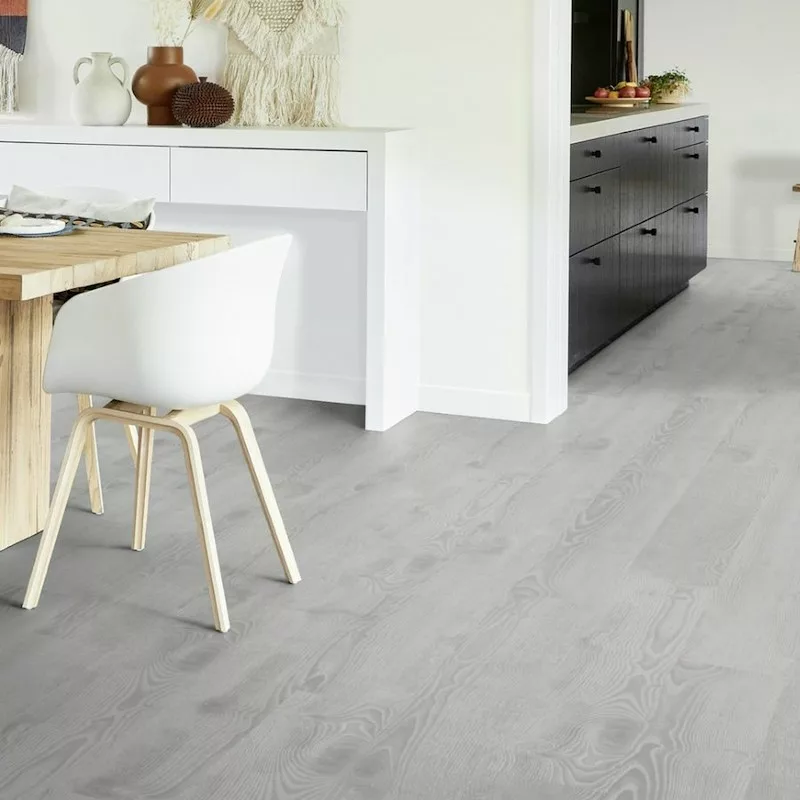 Tout savoir sur la pose des lames PVC clipsables sur carrelage