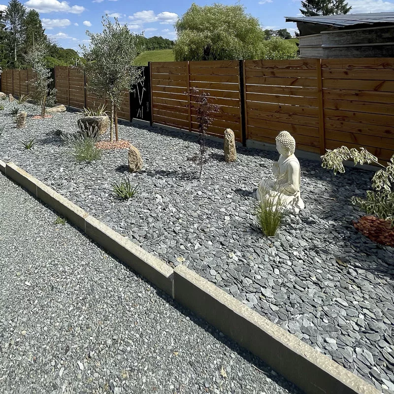 Une entrée sublime grâce au grès brun