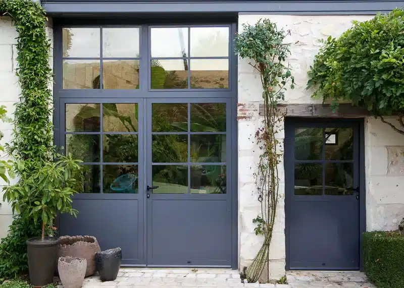 Grande porte fenêtre à deux ventaux
