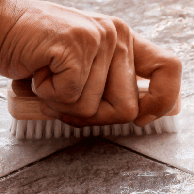 Comment enlever la rouille sur des dalles extérieures ?