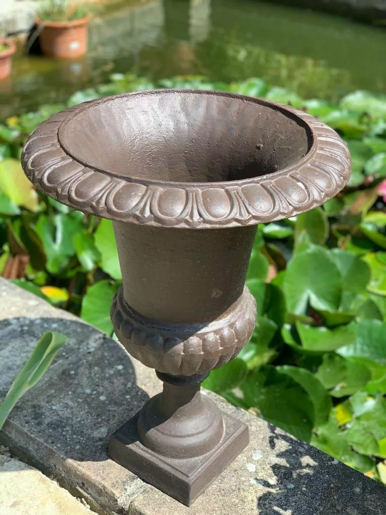 Vase Médicis Classique en Fonte