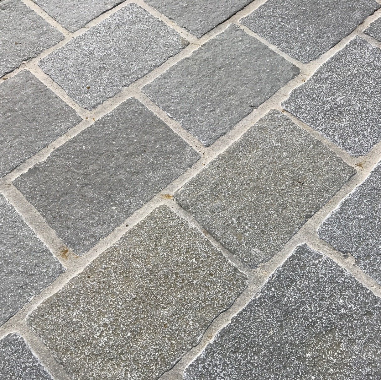 Pavé Écurie (Dimensions: 14 cm x 20 cm x 4 cm, Couleur: Gris)