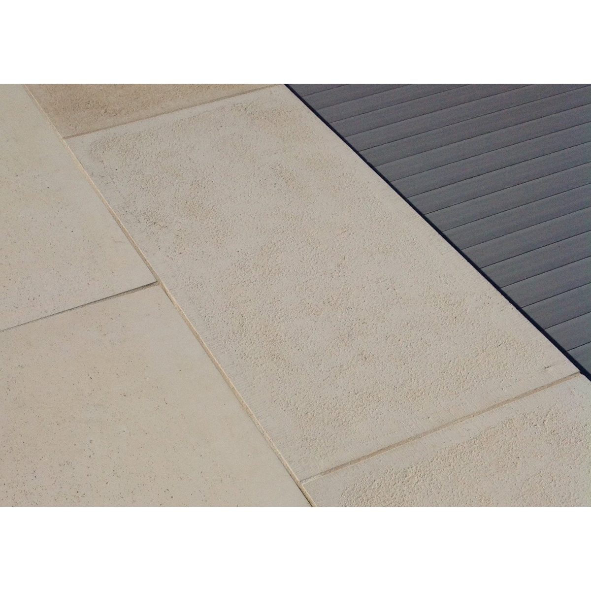 margelle bassin plate