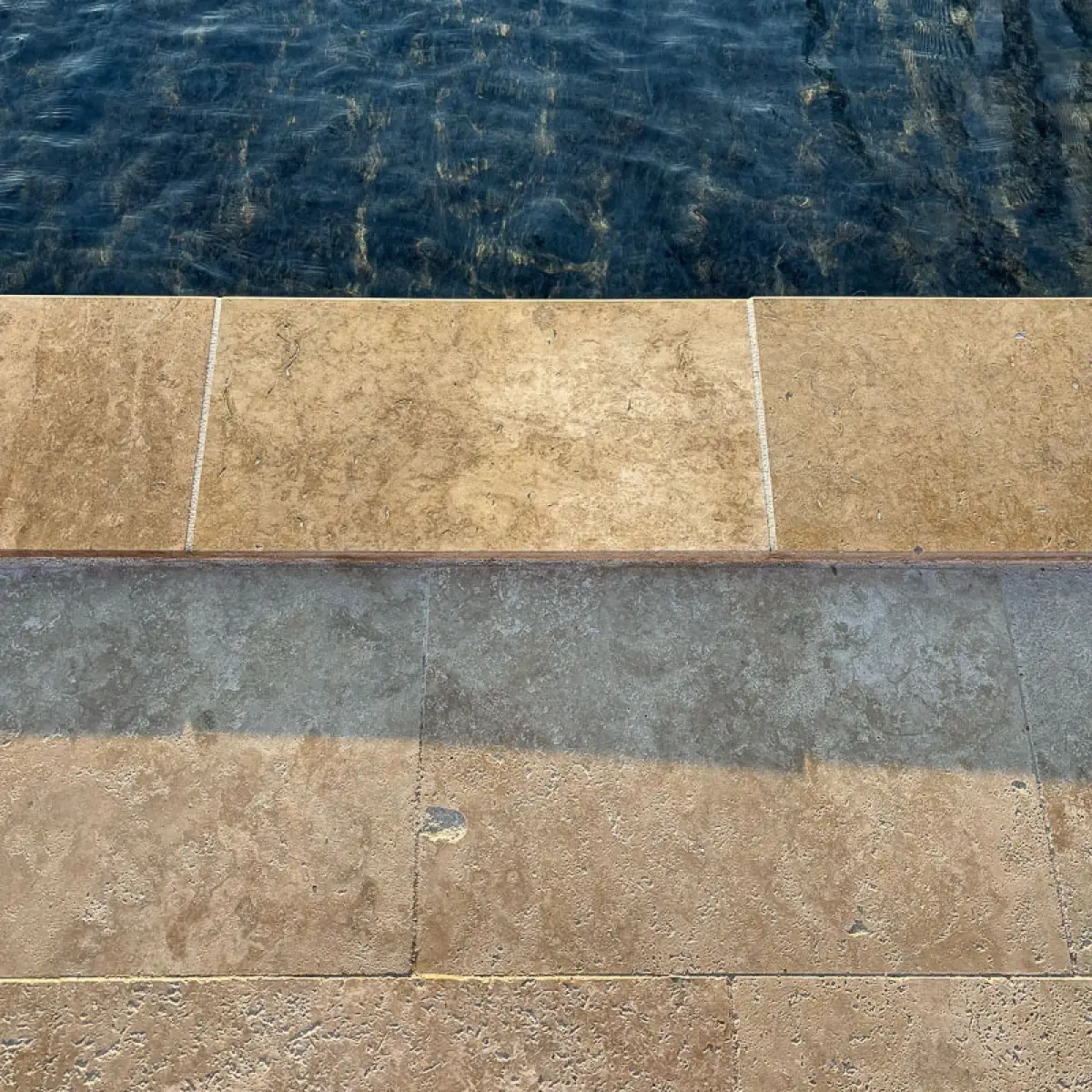 Carrelage en travertin deuxième choix naturel