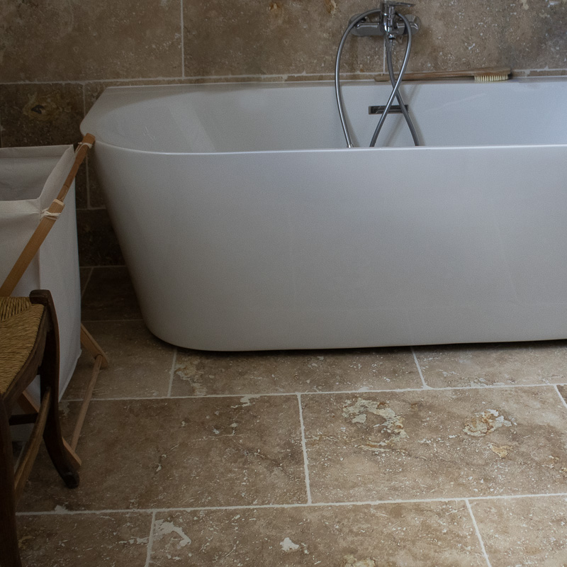 Carrelage en travertin premier choix mix (Dimensions: 61 cm x 40,6 cm, Épaisseur: 3 cm)