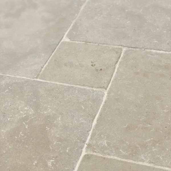 Dallage bâtisse vieilli clair Opus dalles vue de près Dalles bâtisse vieilli clair Opus vue de près
