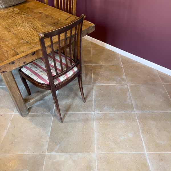 Dallage-de-lauxerrois Dallage de l'Auxerrois dans une cuisine