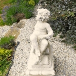 statue putto été en extérieur