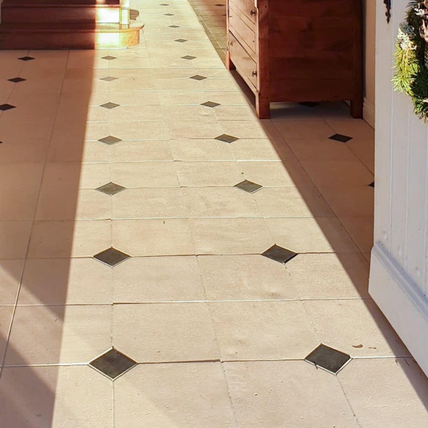 dallage-saint-honore-cabochon-2-3 cabochon noir pour dallage saint honoré