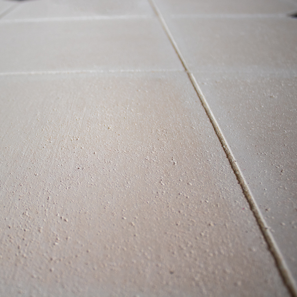 dallage-saint-honore-cabochons-06 zoom sur dallage en pierre saint honoré