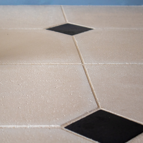 dallage-saint-honore-cabochons-10 dallage saint-honoré et cabochons noir en pierre