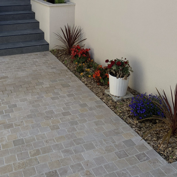pavé-beaune-10x10x2-3 allée de jardin en pavé Cordillère 10x10x2