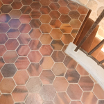 tomette-tradi-hexagonale-rouge-rustique-1