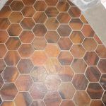tomette-tradi-hexagonale-rouge-rustique-3