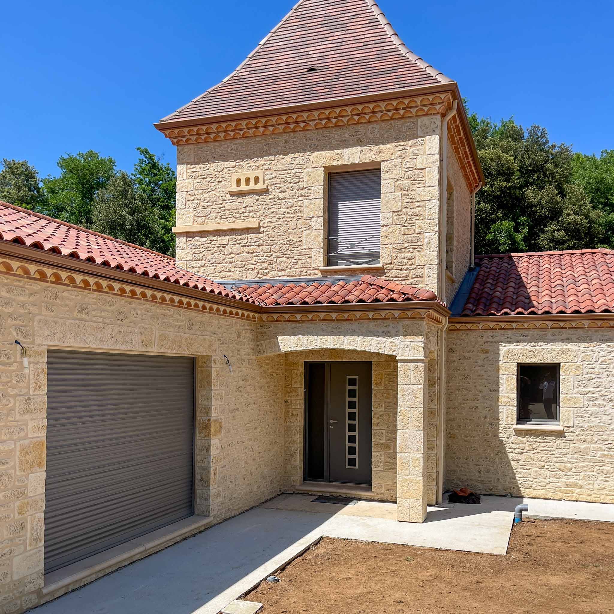 façade en parement de pierre