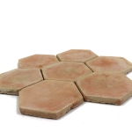 tomette hexagonale moulée main rosée 3