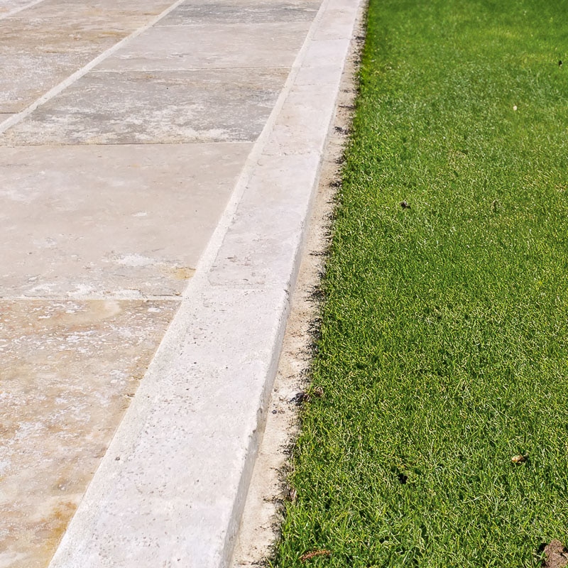 Bordures en travertin beige - 88996-2