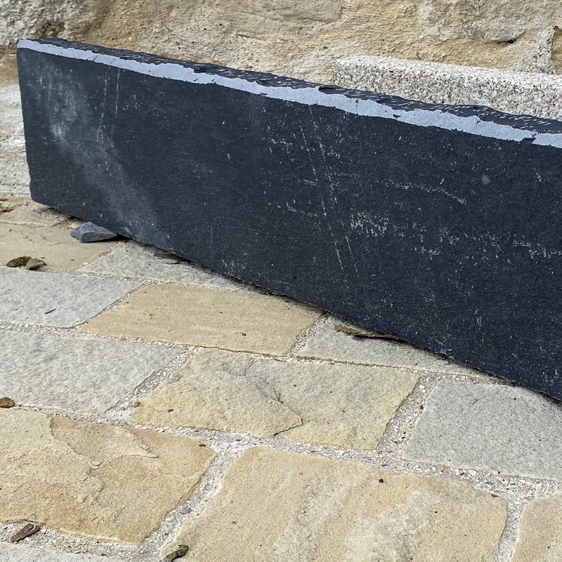 Bordure calcaire noir