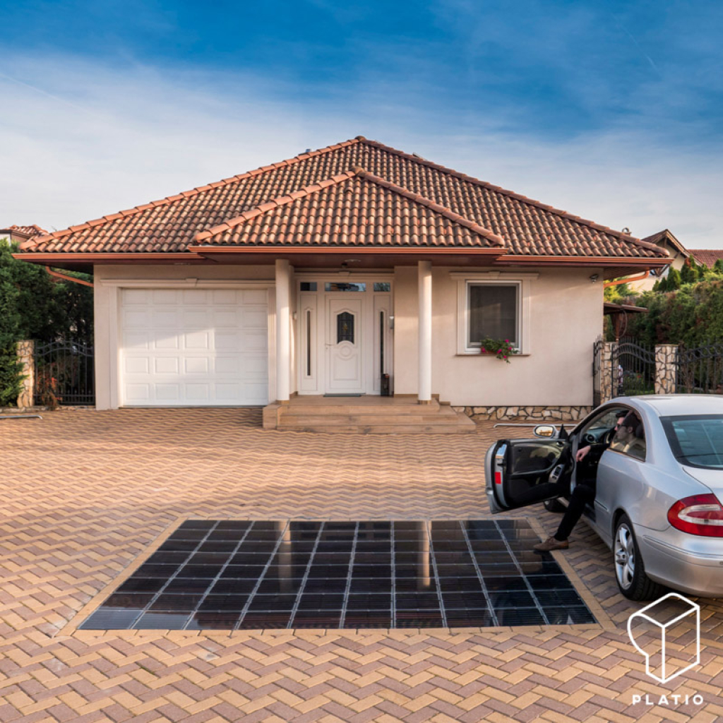 pavé solaire platio carrossable devant maison