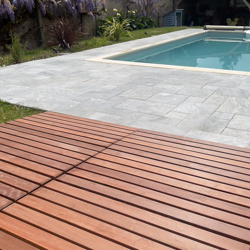 Dalles de terrasse en bois exotique (Dimensions: 90 cm x 45 cm x 3,8 cm)