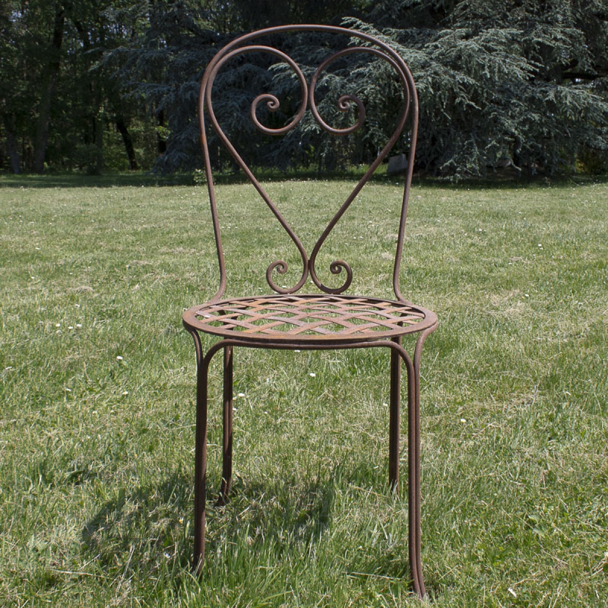 chaise coeur metal rouillé