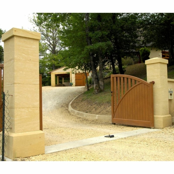 pillier 3.jpg pillier pour entrée de jardin avec portail