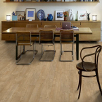 Parquet en liège aspect bois salon