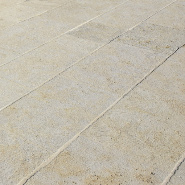 Dalles de pierre naturelles beige Castel Dallage pierre naturelle beige Castel vue zoomée