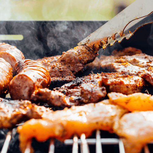 Viande à grillade sur brasero