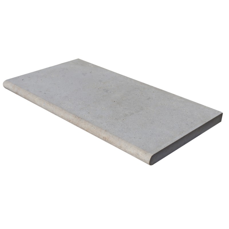 Margelle sablée brossée prestige en pierre calcaire (Dimensions: 60 cm x 33 cm x 3 cm, Bord: Arrondi)
