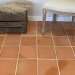 Tomette carrée en terre cuite texturée _ Descartes 21 x 21 x 2,5