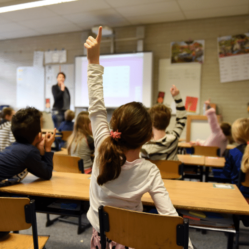 moquette dans salle de classe réduit le bruit