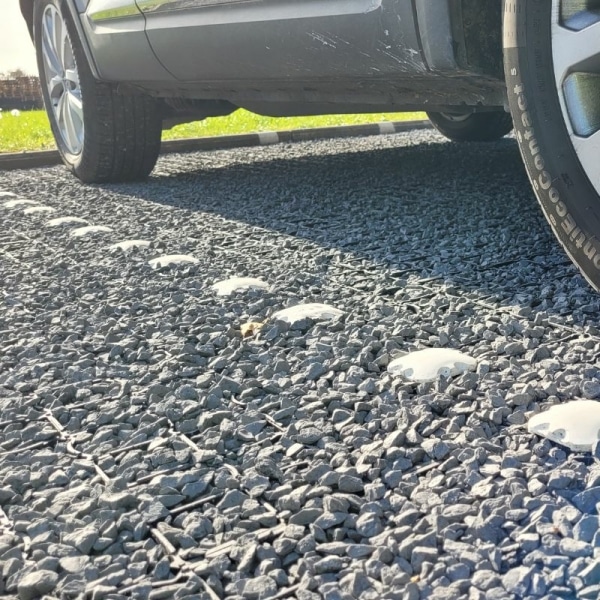 Dalle Nidagravel pour allée de voiture noir (3)