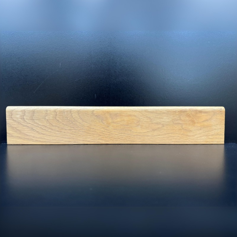 Plinthe massive en chêne quart de rond (Dimensions: 220 cm x 8 cm x 1,2 cm (brute))