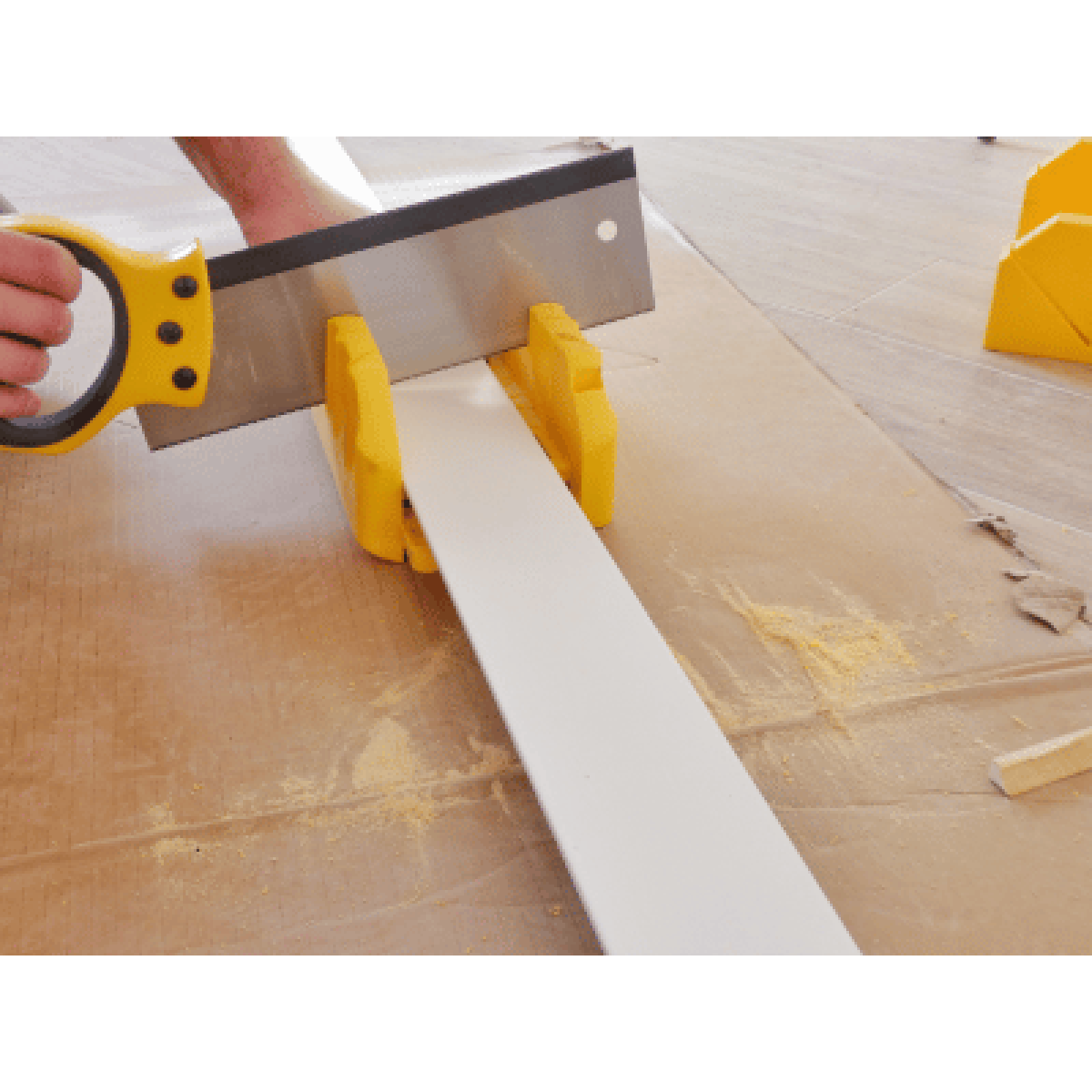 Choisir et utiliser des outils pour couper des plinthes en bois Ligerio