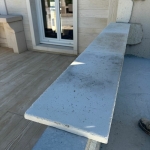 Un dessus de mur nuancé