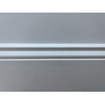 Plinthe blanche moulurée