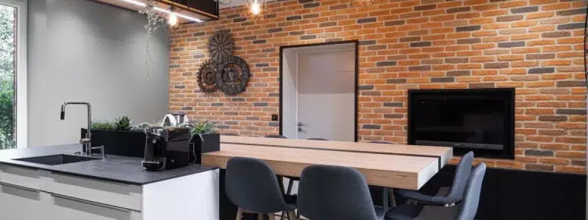 Brique de parement rouge salle à manger